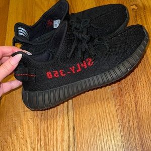 Yeezy boost 350 v2 bred